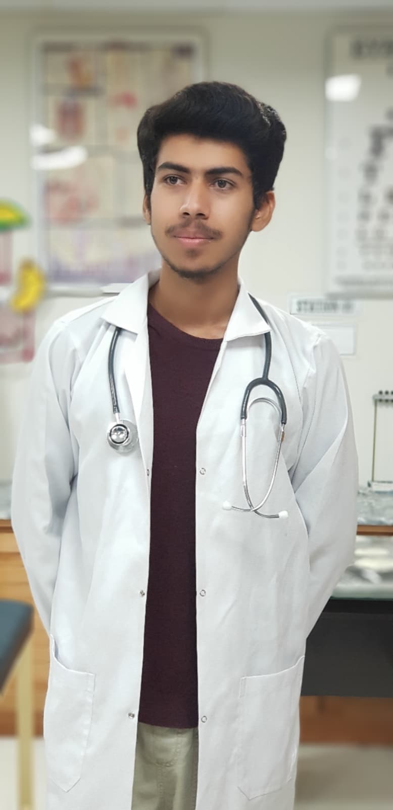 Dr Hamza Gillani 