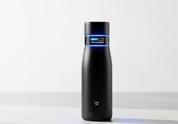 Smart water bottle reminds you to drink water on time 2